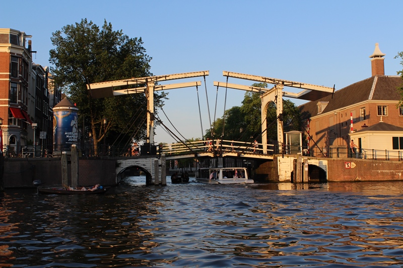 Фото 4, Мост Вальтера Зюскинда, Амстердам, Нидерланды